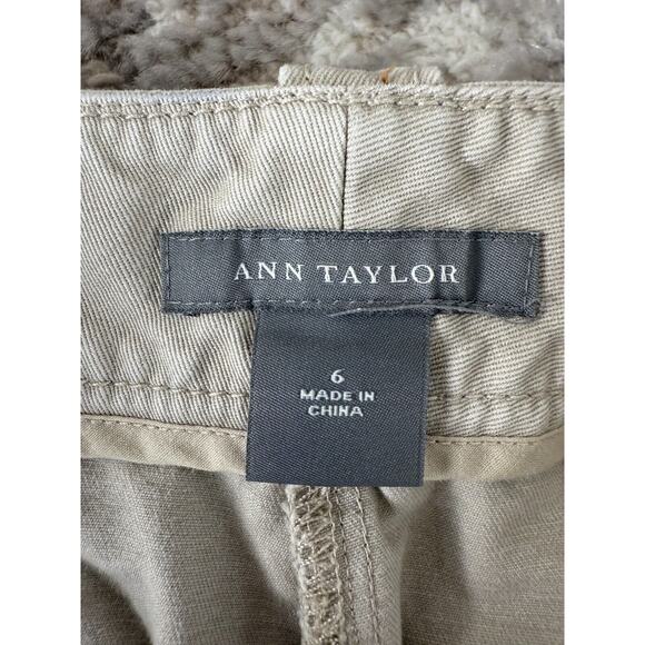 Ann Taylor Size 6 Cropped Button Straight Leg Pants Gray Zip Casual Pockets - Picture 9 of 10